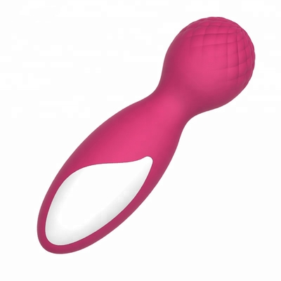 Massaggiatore posteriore senza cordone IPX6 del dildo del silicone di FDA del corpo della bacchetta di rosa a 4 pollici rosso del massaggiatore